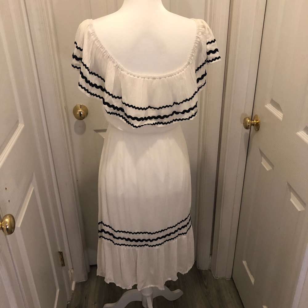Essue Off the shoulder flamenco dress - Picture 4 of 8